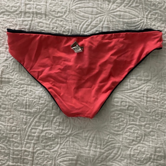 Maaji reversible bottoms - Picture 2 of 4